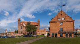 Z wizytą w siedzibie królów. Zamek Gniew w nowej odsłonie Turystyka, BIZNES - Hotel Zamek Gniew to miejsce, w którym historia przeplata się z nowoczesnością. Po renowacji wnętrz, nadszedł czas na kolejne zmiany. Do dyspozycji gości od niedawna dostępne są basen, nowoczesne SPA oraz strefa wellness (sauny, tężnia solankowa oraz jacuzzi).